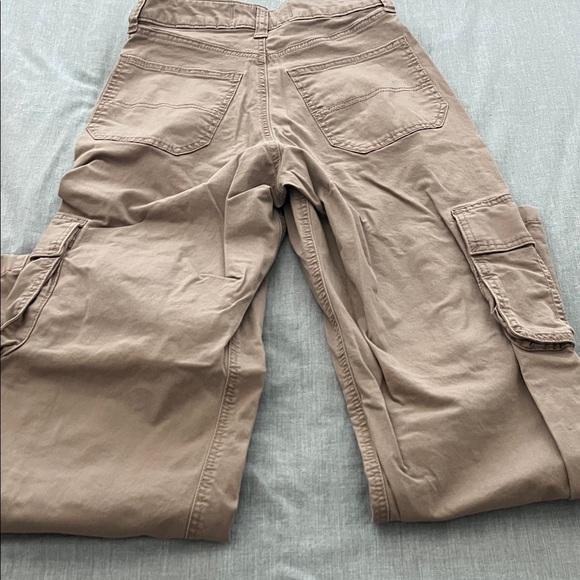 Hollister Women's Tan Straight Leg Cargo Pants - Picture 3 of 5